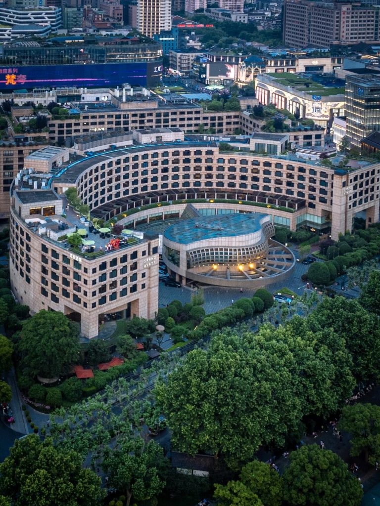 杭州西湖边的9家必住星级酒店:湖光山色中的奢华体验插图7 杭州西湖边的9家必住星级酒店:湖光山色中的奢华体验插图7