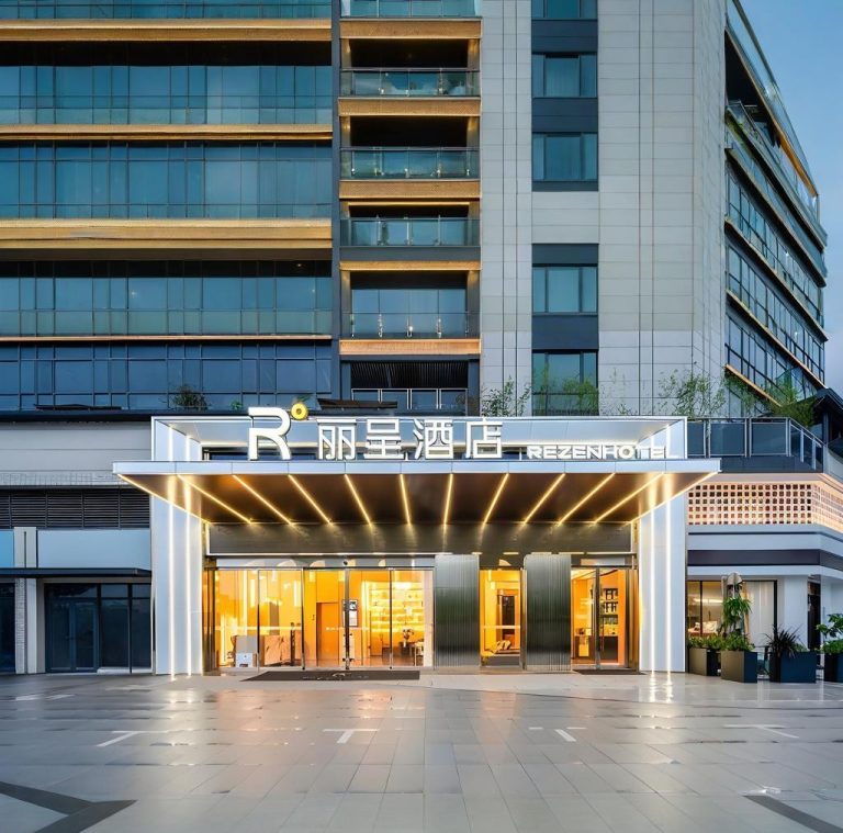 丽呈6月狂飙：从行业标杆到场景革新，一场酒店业的「全能进阶战」